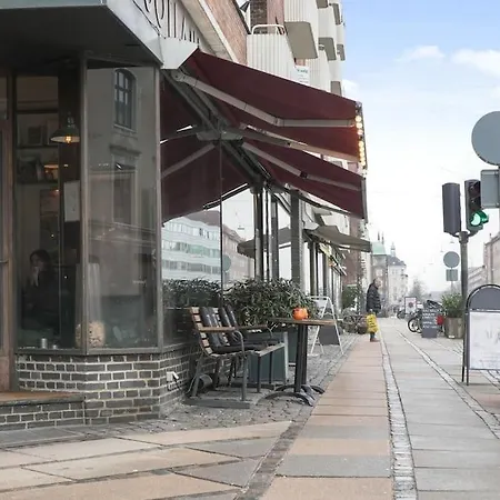 Attraktiv Pa Osterbro Copenhagen