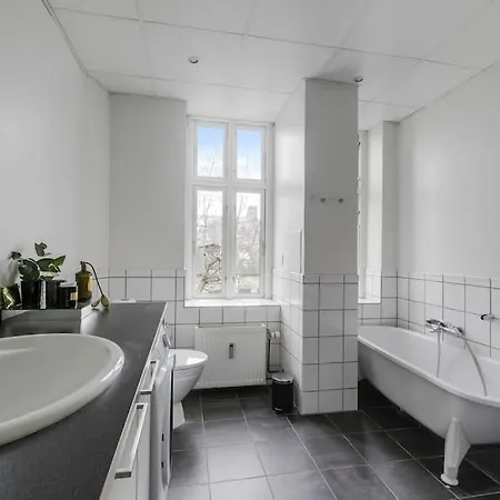 Attraktiv Pa Osterbro * København