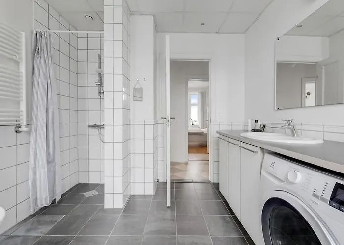 Attraktiv Pa Osterbro Copenhagen